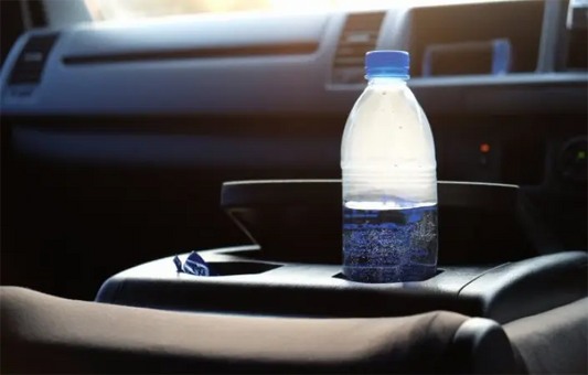 Chauffer du plastique : les 3 dangers cachés à connaître absolument
